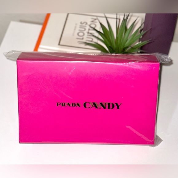 NEW Prada Candy Bag Makeup Cosmetic Pouch Vanity Case / RARE - Picture 8 of 8